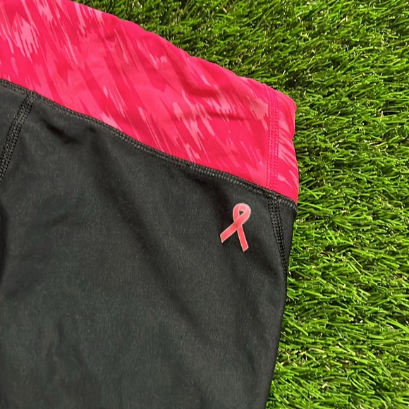 Women’s Under Armour Capri Leggings - Breast Cancer Support - Picture 4 of 4